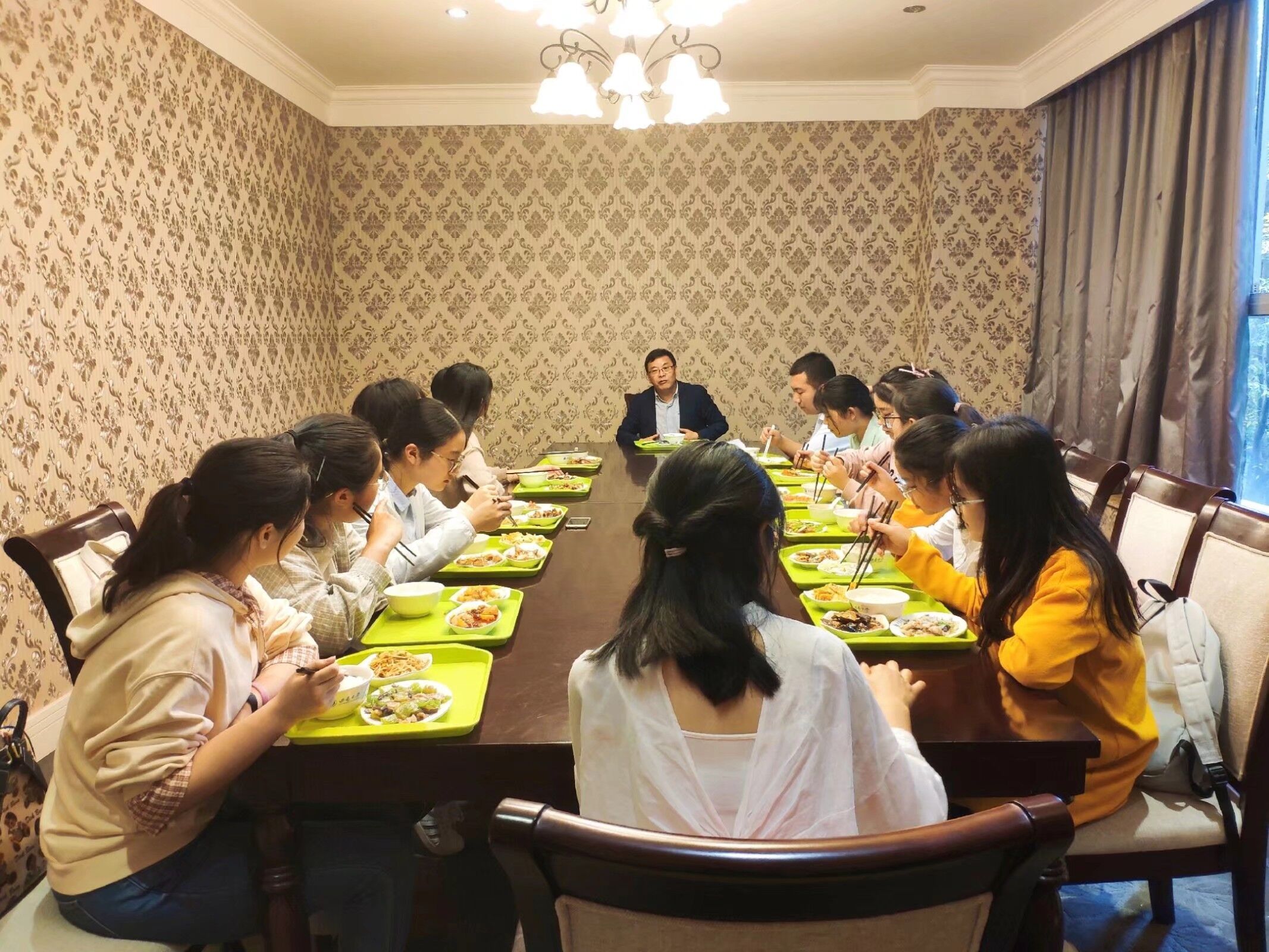 教授午餐会.jpg
